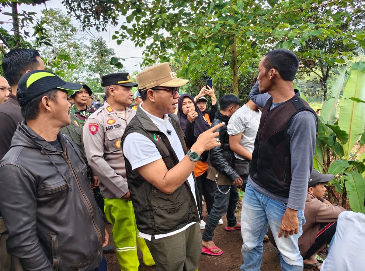 Bupati Dadang Supriatna Prioritaskan Penanganan Longsor Arjasari, Komandoi Pencarian Korban